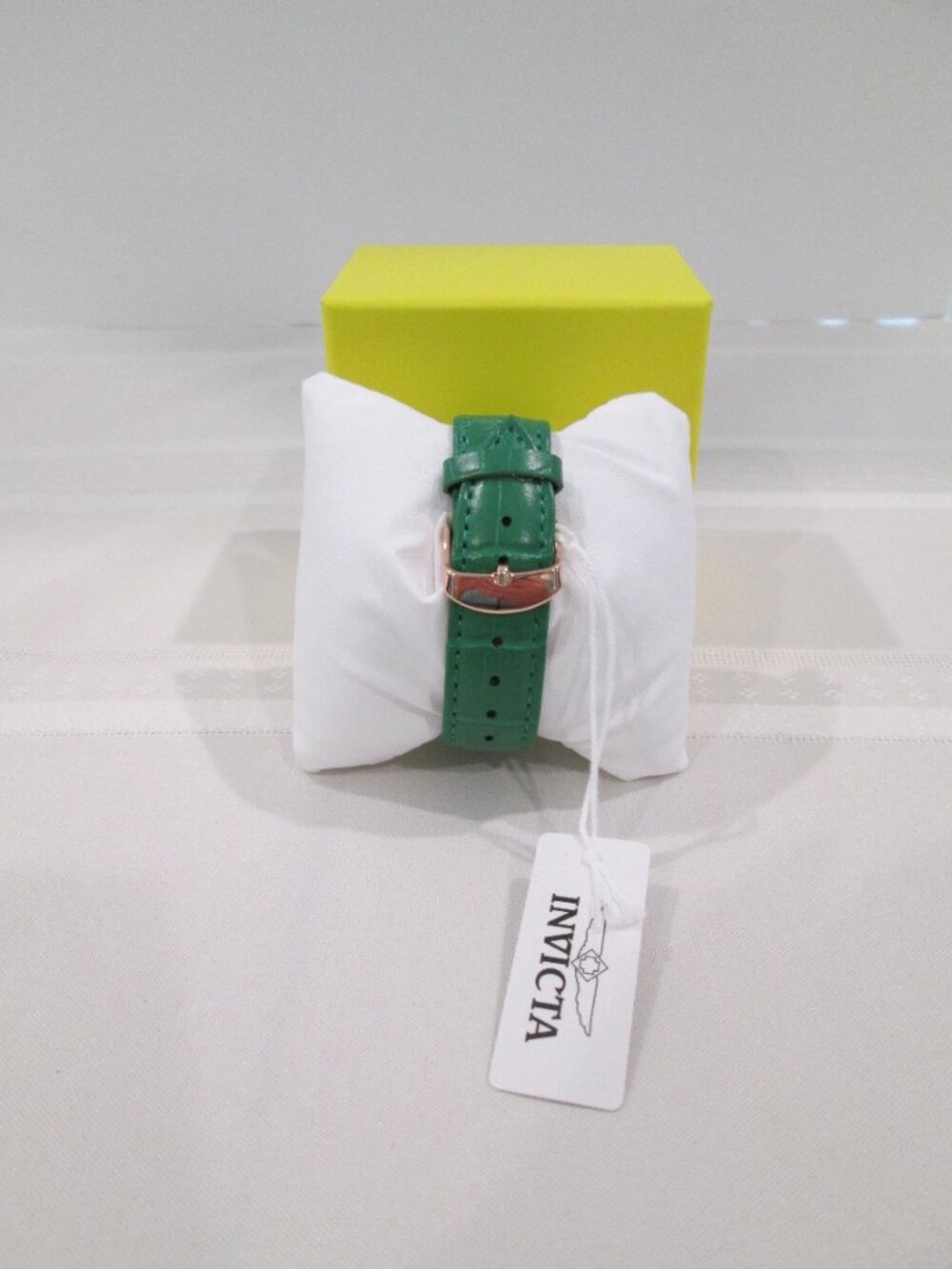💚 Invicta Ladies’ Gold Tone & Green Adjustable Strap Watch NIB - Picture 4 of 7